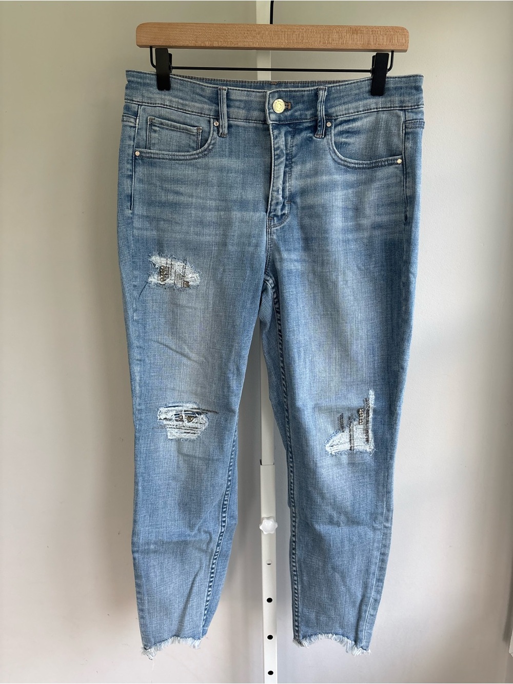 White House Black Market Everyday Soft Skinny Ankle Jeans Light Blue Distressed